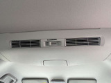 後席にもエアコンの吹き出し口があり、とても快適です。必要に応じて風量調整ができます。