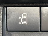 【パワースライドドア】スマートキーや運転席のスイッチでスライドドアの開閉が可能♪電動だから力を入れてドアを開ける必要が無く、小さいお子様でも、重い荷物を持っている時もラクに開け閉めできます♪