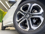 【純正17インチアルミホイール】外観にマッチした純正アルミホイールを装着しております。各種社外アルミホイールや、スタッドレスタイヤも取扱いしております。是非ご相談ください♪