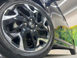 【純正アルミホイール】外観にマッチした純正アルミホイールを装着しております。各種社外アルミホイールや、スタッドレスタイヤも取扱いしております。是非ご相談ください♪