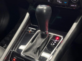 ●MTモード付きAT:通常は自動でおこなわれる変速(ギアチェンジ)をドライバーの操作によって意図的に変えられるシステムです。より一層普段のドライブをお楽しみいただけます!