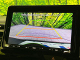 【バックカメラ】駐車時に後方がリアルタイム映像で確認できます。大型商業施設や立体駐車場での駐車時や、夜間のバック時に大活躍!運転スキルに関わらず、今や必須となった装備のひとつです!