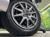 【15インチアルミホイール】外観にマッチしたアルミホイールを装着しております。各種アルミホイールや、スタッドレスタイヤも取扱いしております。是非ご相談ください♪