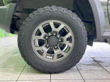 【純正15インチアルミホイール】外観にマッチした純正アルミホイールを装着しております。各種社外アルミホイールや、スタッドレスタイヤも取扱いしております。是非ご相談ください♪