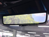 【デジタルインナーミラー】後席の大きな荷物や同乗者で後方が確認しづらい時でも安心!カメラが撮影した車両後方の映像をルームミラー内に表示。クリアな視界で状況の確認が可能です!