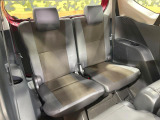 3列目シートはもちろん状態良好☆大人でもゆったりと座って頂けますので、大人数でのお出かけもラクラクです♪ご家族で、気の知れた仲間で、ドライブに行くのが楽しみですね♪