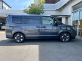 2列目オットマン・電動リアゲート・前席シートヒーター装備で高い快適性。新車メーカー保証そのまま継承、走行3kmの登録済み未使用車。新生活応援価格は期間限定、定価復帰前にぜひ。