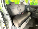 後部座席も気になるようなキズ・汚れやへたり等、大きなダメージはなく、良好な状態です。