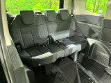 3列目シートはもちろん状態良好☆大人でもゆったりと座って頂けますので、大人数でのお出かけもラクラクです♪ご家族で、気の知れた仲間で、ドライブに行くのが楽しみですね♪