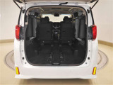 AC100V電源付きラゲッジスペース!ワンタッチで折りたためるサードシート!