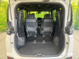後席を格納すると、これだけの広さが!シーンに合わせたシートアレンジで、大きな荷物も積むことが出来ます♪