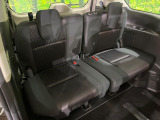 3列目シートはもちろん状態良好☆大人でもゆったりと座って頂けますので、大人数でのお出かけもラクラクです♪ご家族で、気の知れた仲間で、ドライブに行くのが楽しみですね♪