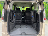 普段のお買い物や通勤、送迎等に十分な荷室スペースを確保しております。セカンドシートを倒すと、大きな荷物の積載も可能です♪