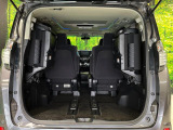 後席を格納すると、これだけの広さが!シーンに合わせたシートアレンジで、大きな荷物も積むことが出来ます♪
