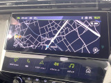 ●純正ナビ:一体感のあるナビは、高級感ある車内を演出してくれます。オーディオ機能も充実しておりますので、運転もより楽しめます♪