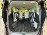 後席を格納すると、これだけの広さが!シーンに合わせたシートアレンジで、大きな荷物も積むことが出来ます♪
