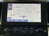 純正ナビを装備。タッチパネル式で使いやすく、お出かけもラクラクです。
