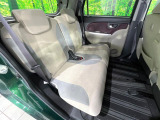 後部座席も気になるようなキズ・汚れやへたり等、大きなダメージはなく、良好な状態です。