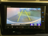 バックモニター付きで、車庫入れやバック時の後方確認をサポート。