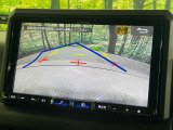 【バックカメラ】駐車時に後方がリアルタイム映像で確認できます。大型商業施設や立体駐車場での駐車時や、夜間のバック時に大活躍!運転スキルに関わらず、今や必須となった装備のひとつです!