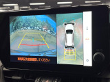 【パノラミックビューモニター】専用のカメラにより、上から見下ろしたような視点で360度クルマの周囲を確認することができます☆死角部分も確認しやすく、狭い場所での切り返しや駐車もスムーズに行えます。