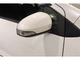 サイドターンランプ付きドアミラー。車両のドレスアップと右左折時の被視認性を兼ね備えたお洒落なミラーです。