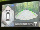 【アラウンドビューモニター】専用のカメラにより、上から見下ろしたような視点で360度クルマの周囲を確認することができます☆死角部分も確認しやすく、狭い場所での切り返しや駐車もスムーズに行えます。