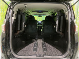 後席を格納すると、これだけの広さが!シーンに合わせたシートアレンジで、大きな荷物も積むことが出来ます♪