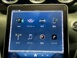 新しくなったセンターコンソールはスマートフォンを操作するような感覚でナビから車両の設定までが可能です。