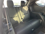 3列目シートはもちろん状態良好☆大人でもゆったりと座って頂けますので、大人数でのお出かけもラクラクです♪ご家族で、気の知れた仲間で、ドライブに行くのが楽しみですね♪