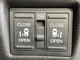 【両側パワースライドドア】スマートキーや運転席のスイッチで後席両側スライドドアの開閉が可能♪電動だから力を入れてドアを開ける必要が無く、小さなお子様でも簡単に開け閉めでき快適です♪