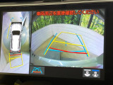 【パノラミックビューモニター】専用のカメラにより、上から見下ろしたような視点で360度クルマの周囲を確認することができます☆死角部分も確認しやすく、狭い場所での切り返しや駐車もスムーズに行えます。