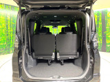 普段のお買い物や通勤、送迎等に十分な荷室スペースを確保しております。セカンドシートを倒すと、大きな荷物の積載も可能です♪