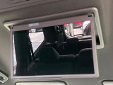 【フリップダウンモニター】大画面モニターで後席でもエンタメをお楽しみいただけます。小さなお子様にも大人気の装備です♪