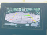 【バックカメラ】駐車時に後方がリアルタイム映像で確認できます。大型商業施設や立体駐車場での駐車時や、夜間のバック時に大活躍!運転スキルに関わらず、今や必須となった装備のひとつです!