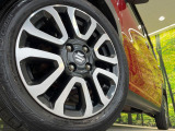 【純正15インチアルミホイール】外観にマッチした純正アルミホイールを装着しております。各種社外アルミホイールや、スタッドレスタイヤも取扱いしております。是非ご相談ください♪