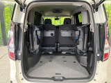 後席を格納すると、これだけの広さが!シーンに合わせたシートアレンジで、大きな荷物も積むことが出来ます♪