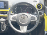 ステアリングも使用感が少なく、きれいな状態となっております♪