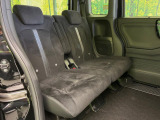 後部座席も気になるようなキズ・汚れやへたり等、大きなダメージはなく、良好な状態です。