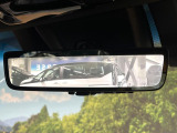 【デジタルインナーミラー】後席の大きな荷物や同乗者で後方が確認しづらい時でも安心!カメラが撮影した車両後方の映像をルームミラー内に表示。クリアな視界で状況の確認が可能です!
