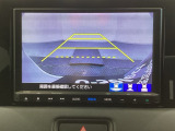 バックでの車庫入れも安心です! リアカメラが付いているバックモニター付のナビを装備しております。操作線もついており距離感も画面から確認できます。