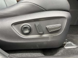 パワーシート搭載。微妙な調整が手軽にでき、最適なポジションで運転することが可能です。