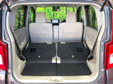 普段のお買い物や通勤、送迎等に十分な荷室スペースを確保しております。セカンドシートを倒すと、大きな荷物の積載も可能です♪
