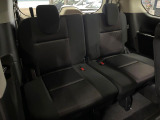 3列目シートはもちろん状態良好☆大人でもゆったりと座って頂けますので、大人数でのお出かけもラクラクです♪ご家族で、気の知れた仲間で、ドライブに行くのが楽しみですね♪