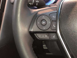 ステアリングスイッチで、安全運転!前方から目線を外さないように!