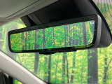 【デジタルインナーミラー】カメラが撮影した車両後方の映像をルームミラー内に表示。クリアな視界で状況の確認が可能です!※ドラレコ機能ご利用には別途SDカードをご用意いただく場合があります。