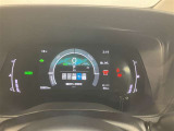 視認性に優れたメーターを採用しており、走行中でも車速や情報が分かりやすく表示されます。運転時の視線移動をむりのない範囲に抑え、快適で安心感のあるドライブをサポートします。