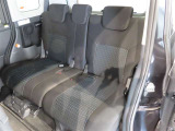 後席シートは、前後スライド・リクライニングできます。『まるごとクリーニング』施工済み。室内もボディも除菌・洗浄済みで安心です!