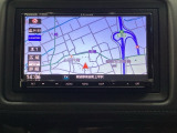 ワイド画面のナビゲーションはフルセグTV対応のメモリーナビ(社外品)を搭載しています。Bluetoothオーディオ機能がありますので、スマートフォンなどの音楽も再生できます。