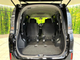 後席を格納すると、これだけの広さが!シーンに合わせたシートアレンジで、大きな荷物も積むことが出来ます♪